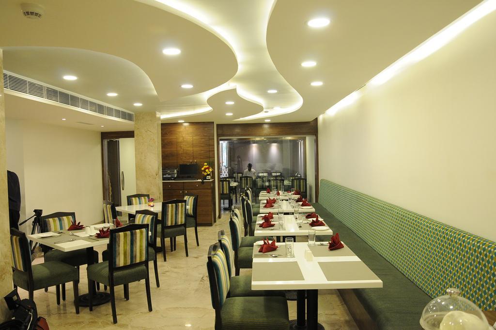 La Woods Hotel Τσενάι Εξωτερικό φωτογραφία