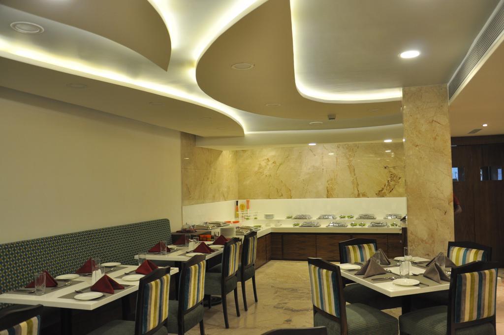 La Woods Hotel Τσενάι Εξωτερικό φωτογραφία