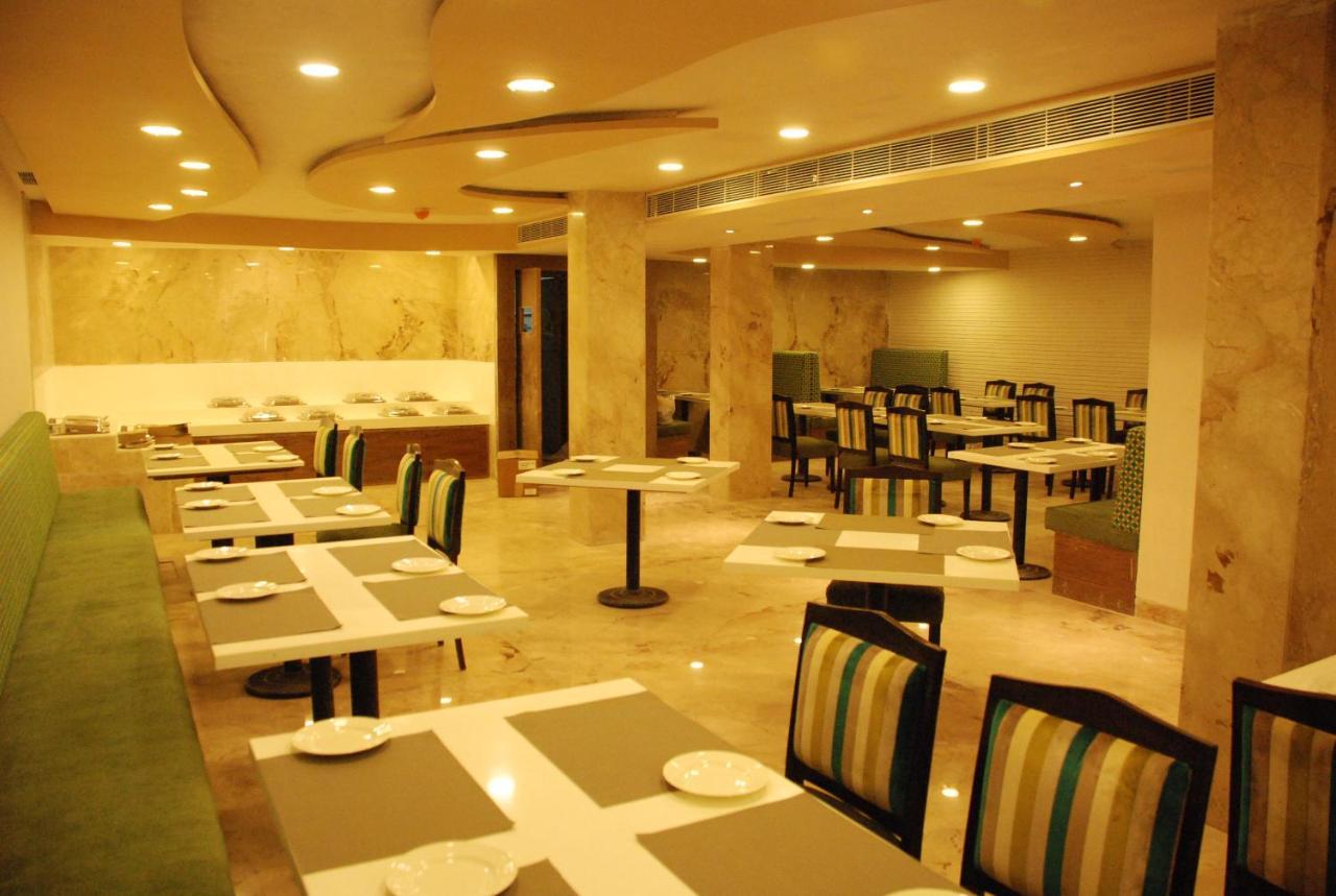 La Woods Hotel Τσενάι Εξωτερικό φωτογραφία