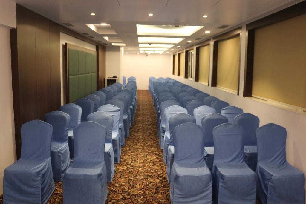 La Woods Hotel Τσενάι Εξωτερικό φωτογραφία