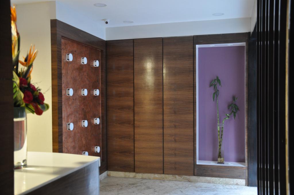 La Woods Hotel Τσενάι Εξωτερικό φωτογραφία