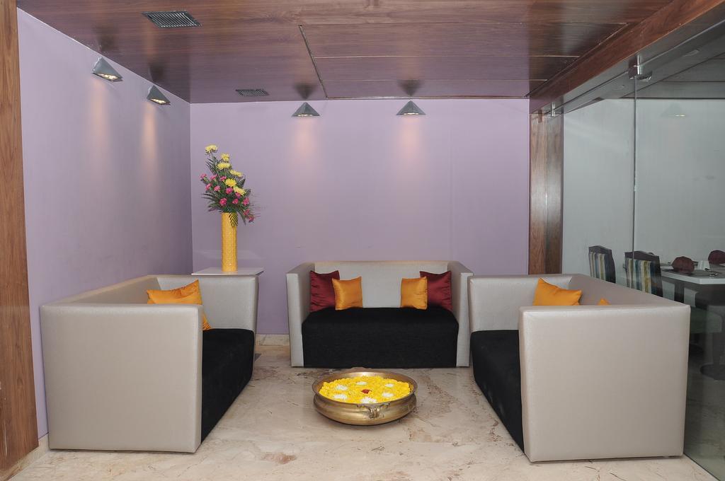 La Woods Hotel Τσενάι Εξωτερικό φωτογραφία