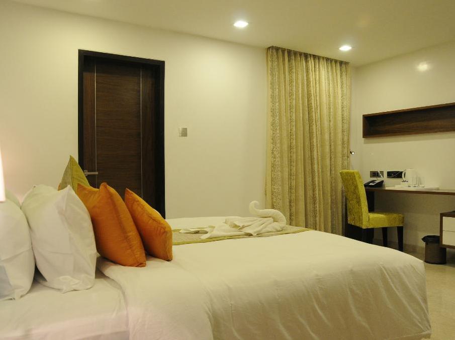 La Woods Hotel Τσενάι Εξωτερικό φωτογραφία
