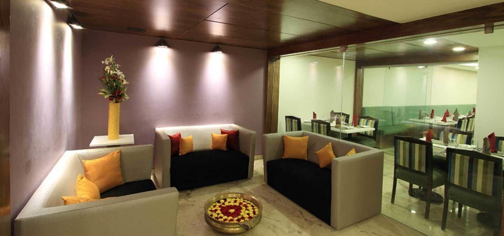 La Woods Hotel Τσενάι Εξωτερικό φωτογραφία