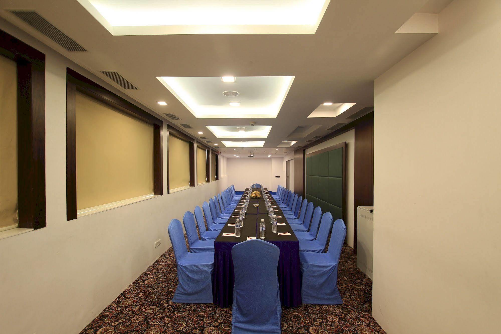 La Woods Hotel Τσενάι Εξωτερικό φωτογραφία