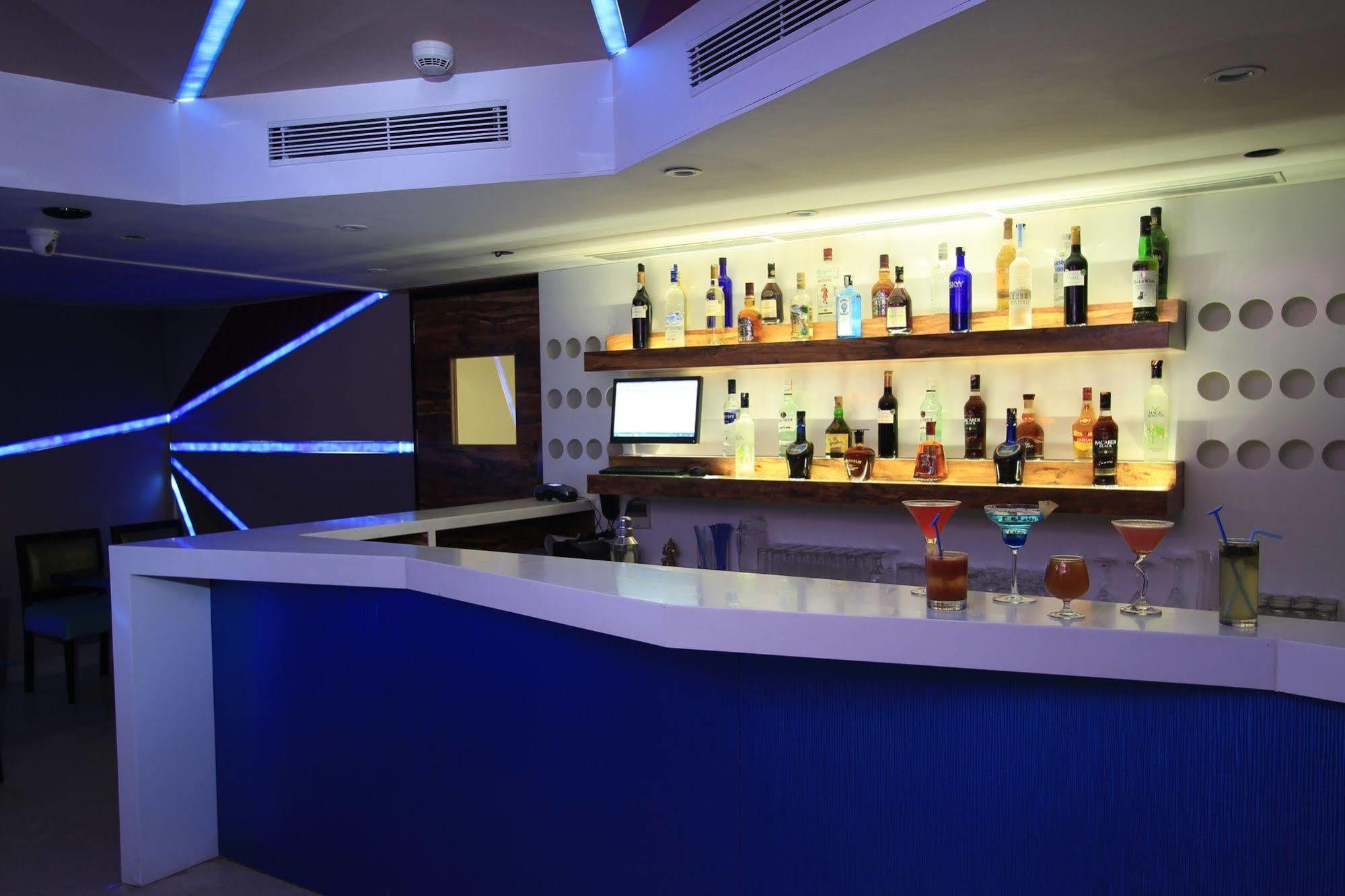 La Woods Hotel Τσενάι Εξωτερικό φωτογραφία