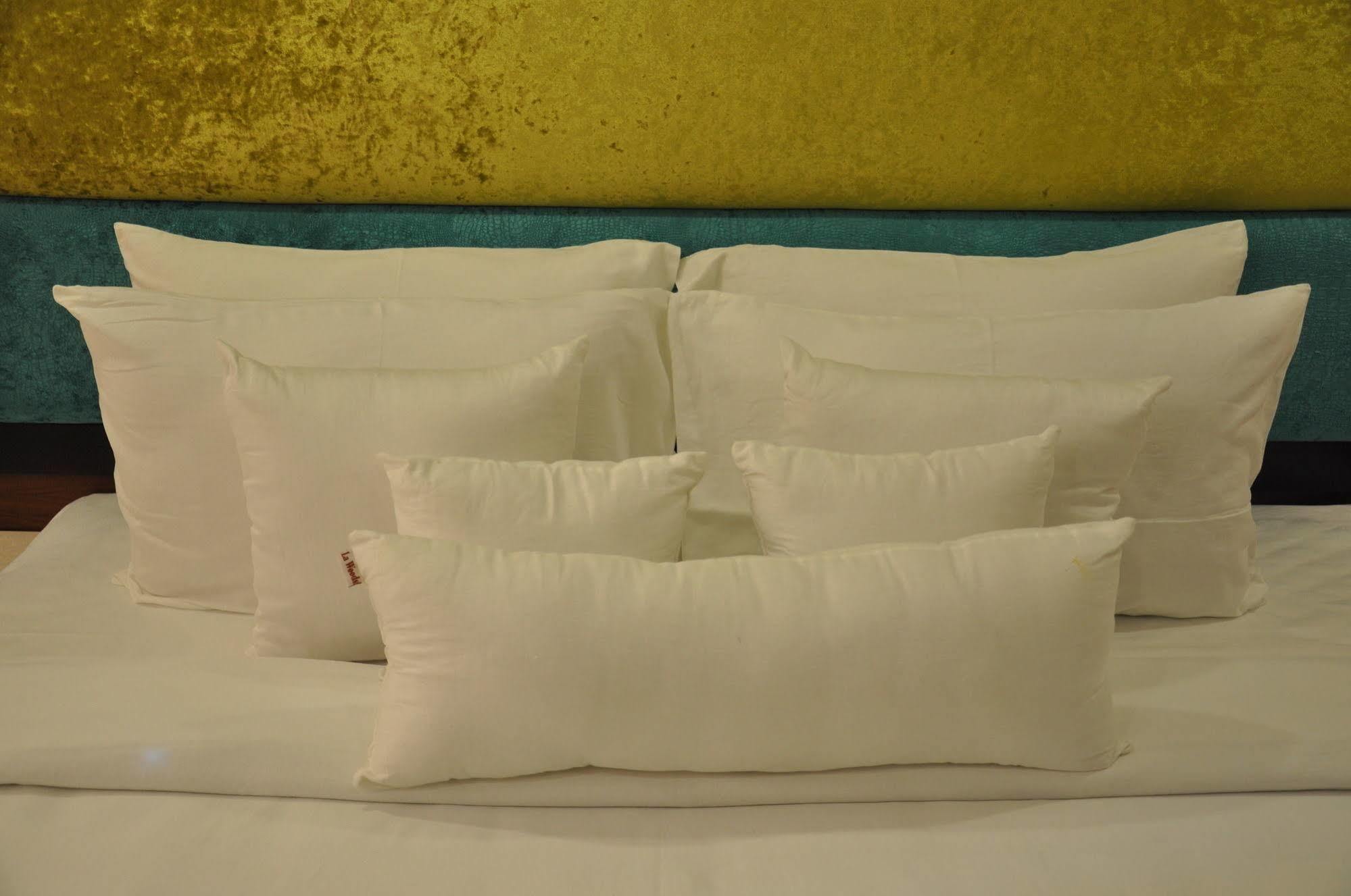 La Woods Hotel Τσενάι Εξωτερικό φωτογραφία
