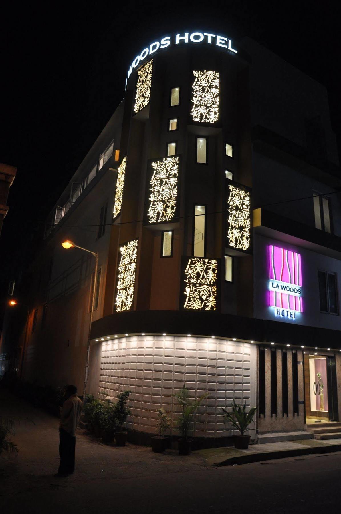 La Woods Hotel Τσενάι Εξωτερικό φωτογραφία